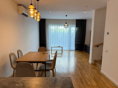 Închiriez vila pipera 5 camere  școală Americana 130 mp