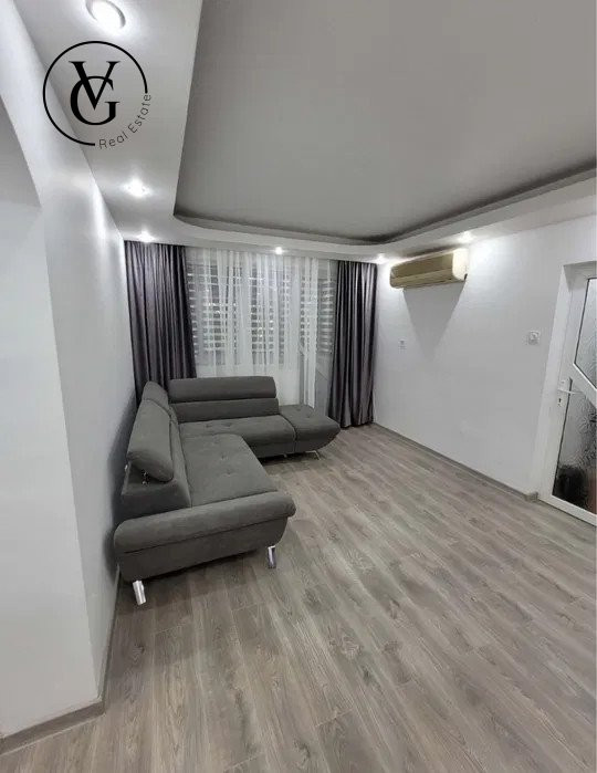 Apartament 2 camere, zona Spitalul Judetean + loc de parcare