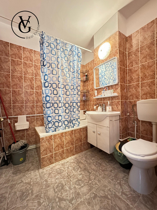 Apartament spatios 3 camere - zona Dacia - centrală termică