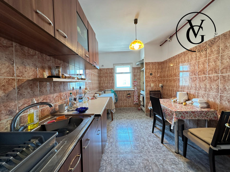 Apartament decomandat 3 camere - Dacia - centrală termică