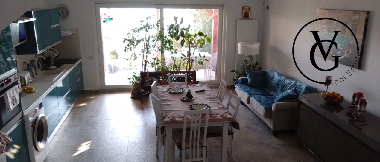 Vila  - Mamaia Sat - pe malul lacului