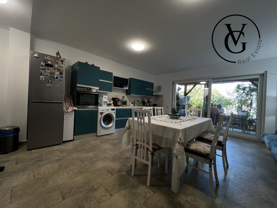 Vila  - Mamaia Sat - pe malul lacului