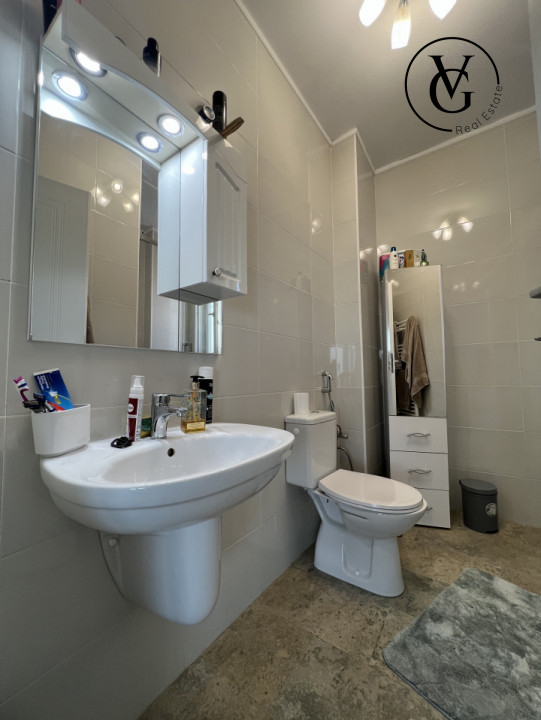 Vila  - Mamaia Sat - pe malul lacului