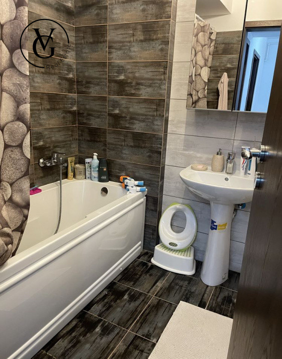 Apartament 3 camere - Metrou Nicolae Teclu