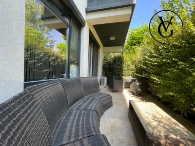 Apartament spatios | Curte privata | 2 Locuri de parcare 