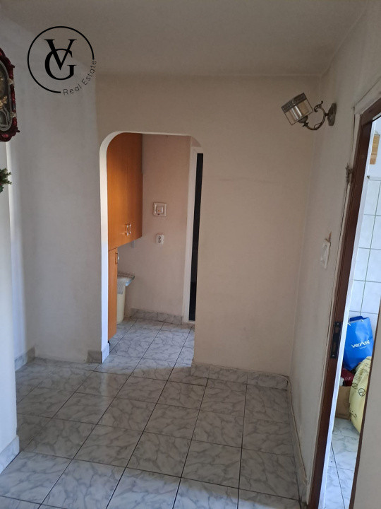 Apartament 2 camere - zona Tomis 3 - Bloc in renovare