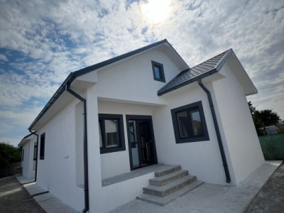 Casa de 3 camere la cheie | Navodari