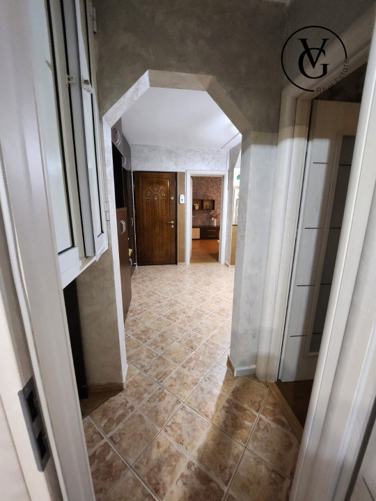 Apartament 2 camere - zona Poarta 6