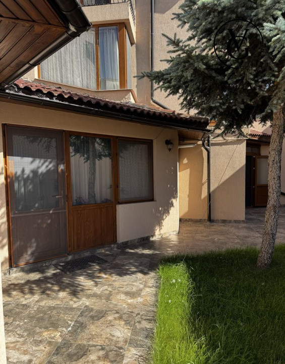 Apartament 2 camere și curte interioară - zona Delfinariu