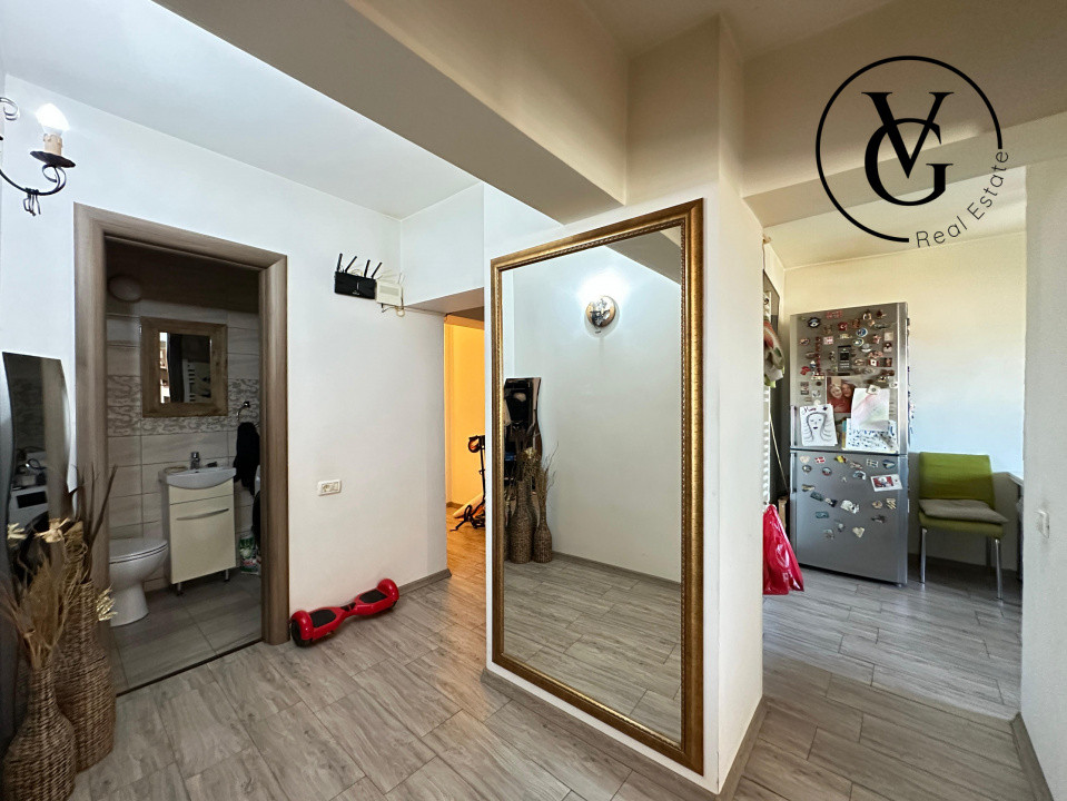 Apartament decomandat 3 camere - zona Gara - vedere spre mare