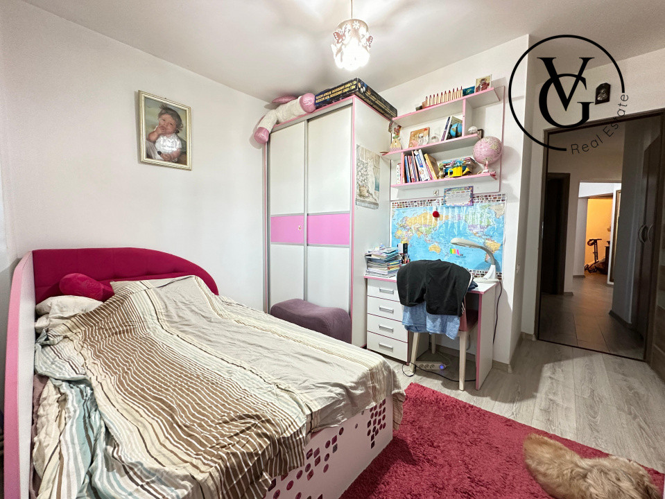 Apartament decomandat 3 camere - zona Gara - vedere spre mare