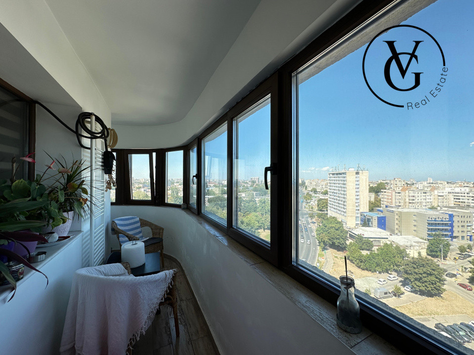 Apartament decomandat 3 camere - zona Gara - vedere spre mare