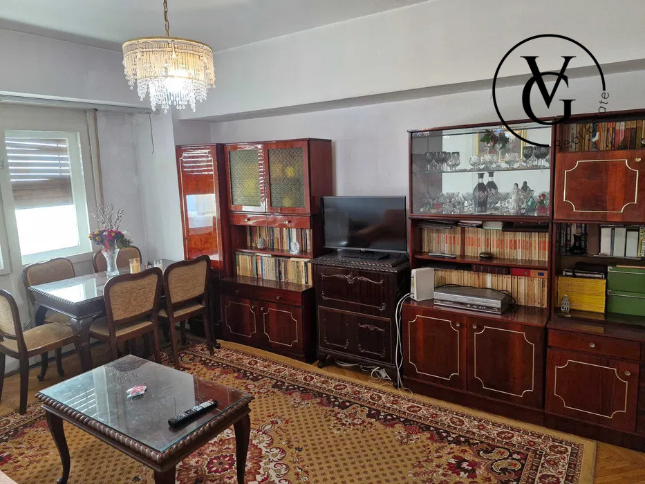 Apartament 3 camere Piata 1 Mai