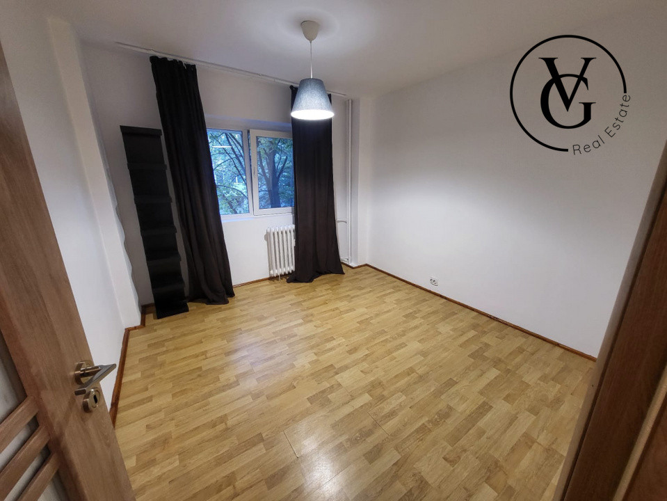 Apartament 2 camare nemobilat Titulescu / Banu Manta