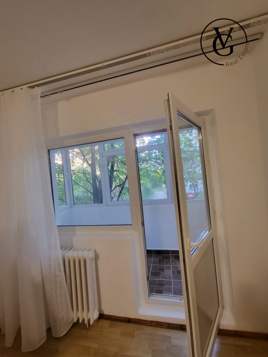 Apartament 2 camare nemobilat Titulescu / Banu Manta