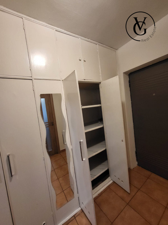 Apartament 2 camare nemobilat Titulescu / Banu Manta