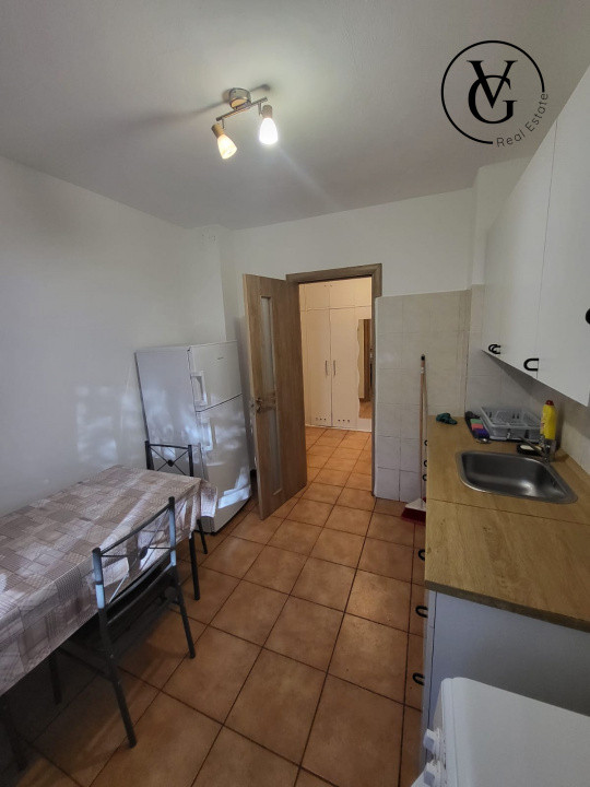 Apartament 2 camare nemobilat Titulescu / Banu Manta