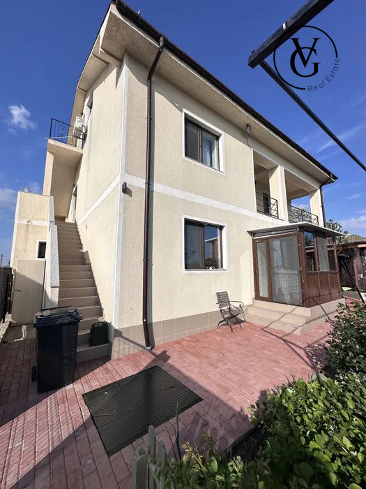 Casa spatioasa cu 8 dormitoare