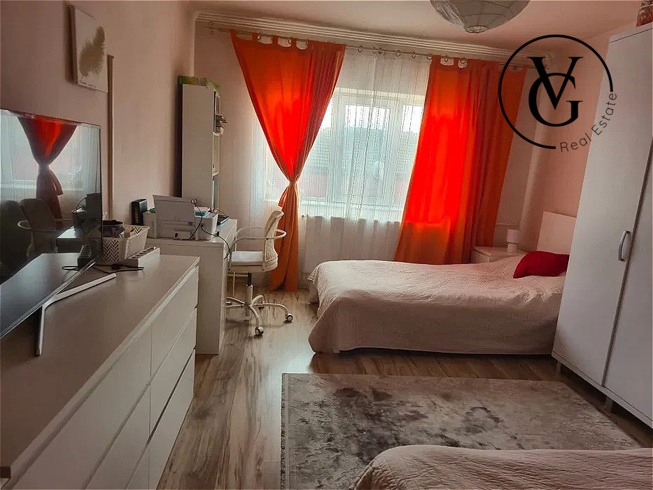 Apartament 2 camere + parcare - Navodari centru