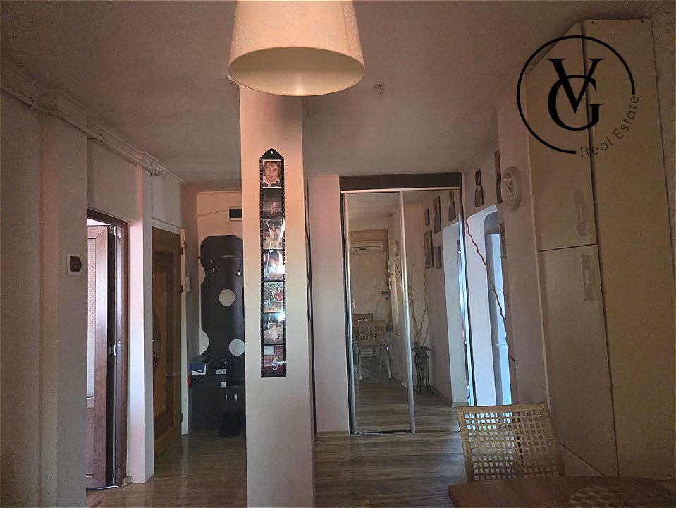 Apartament 2 camere + parcare - Navodari centru