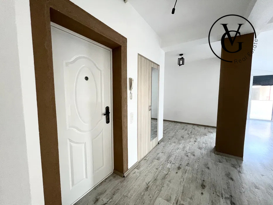 Apartament 3 camere - Navodari zona centrala