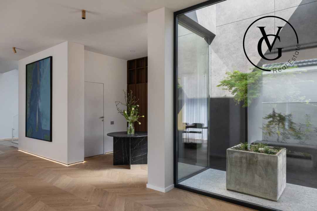 Vila cu 5 camere si piscina incalzita in Pipera 