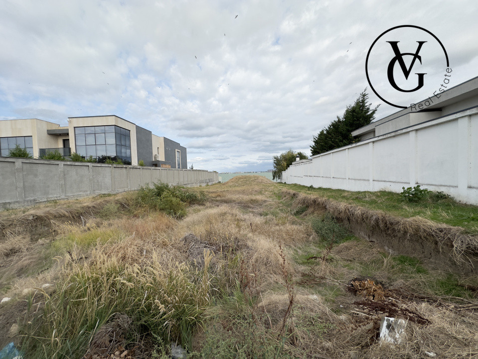 Teren construcții frontal  la lac -1784 mp -Ovidiu 