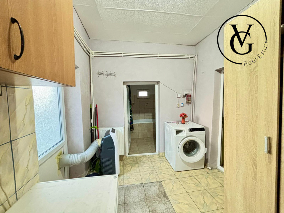 Casa la sol, 4 camere - 248 mp teren -  Ovidiu