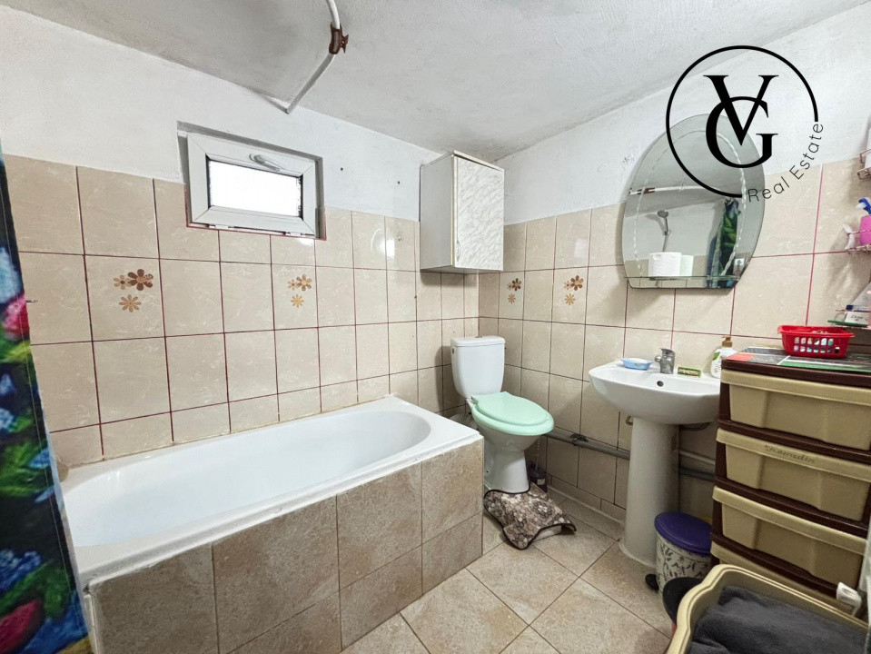 Casa la sol, 4 camere - 248 mp teren -  Ovidiu