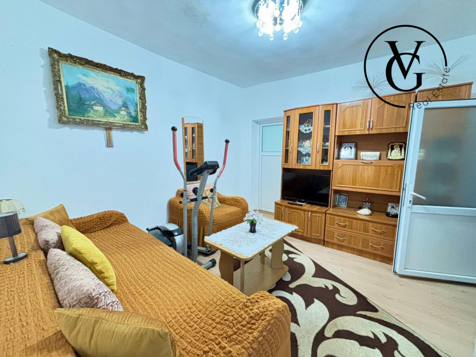 Casa la sol, 4 camere - 248 mp teren -  Ovidiu