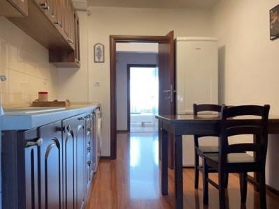 Apartament de închiriat – 3 camere decomandat – Zona Inel 2, Parcare privata 