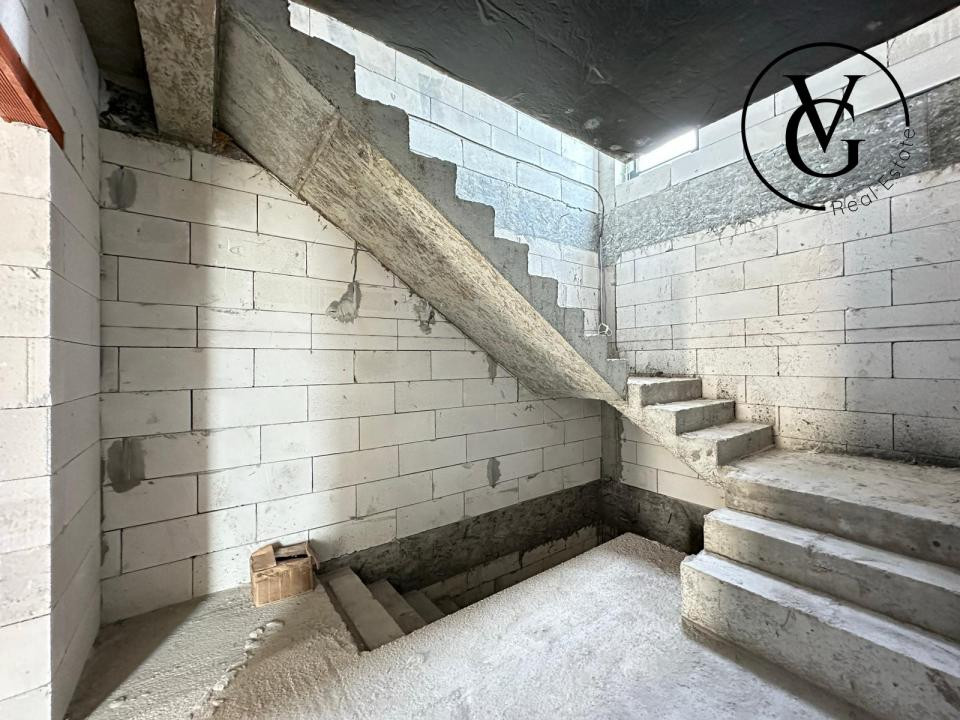 Vila YIN P+2: 251 mp construiți și curte, zona centrală a Constanței