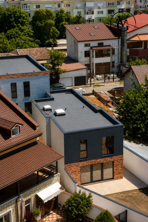 Vila YIN P+2: 251 mp construiți și curte, zona centrală a Constanței