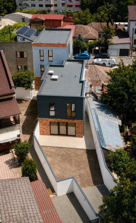 Vila YIN P+2: 251 mp construiți și curte, zona centrală a Constanței