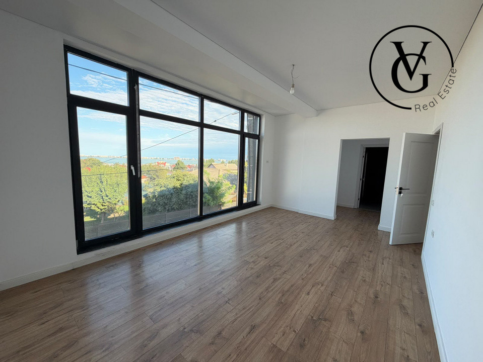 Vila modernă - finisată -terasă circulabila vedere lac și mare 