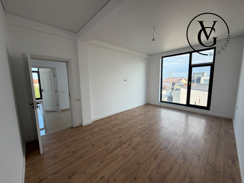 Vila modernă - finisată -terasă circulabila vedere lac și mare 