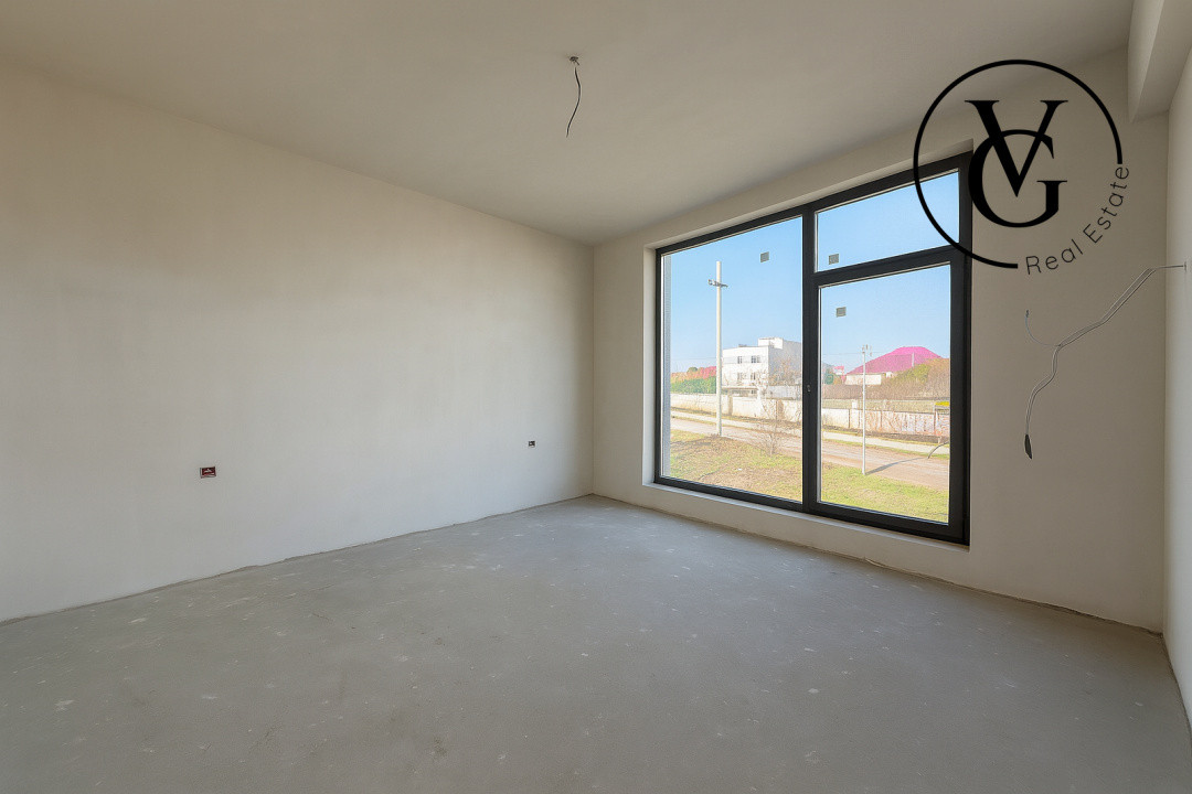 Vila modernă - finisată -terasă circulabila vedere lac și mare 