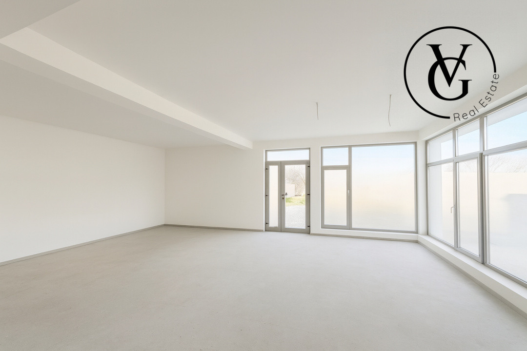 Vila modernă - finisată -terasă circulabila vedere lac și mare 