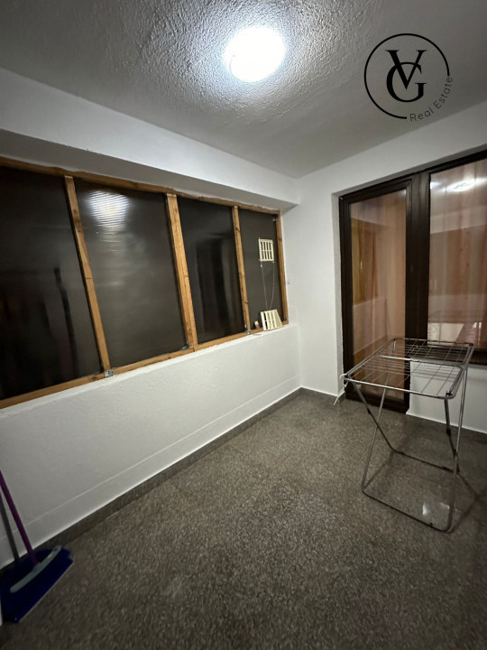 Apartament 3 camere - Pța. Balada - utilități incluse în preț 