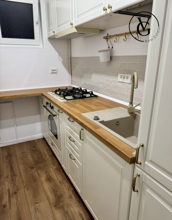 Studio | Metrou Dristor