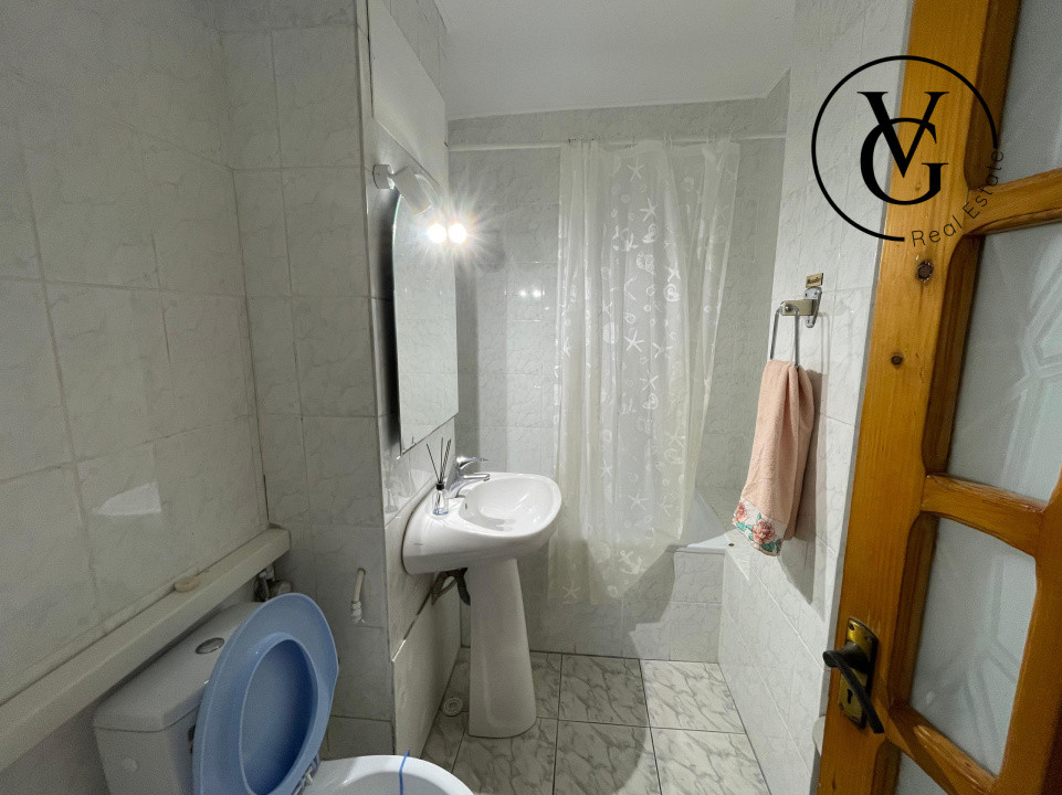 Apartament 3 camere decomandat + centrala - Navodari Oras