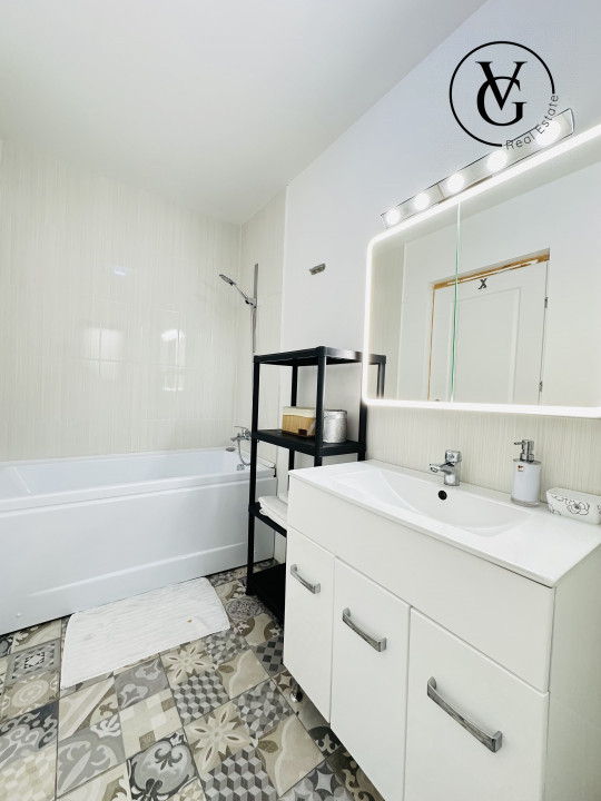 Casă spațioasă cu teren generos | 5 camere | Ovidiu – zonă liniștită