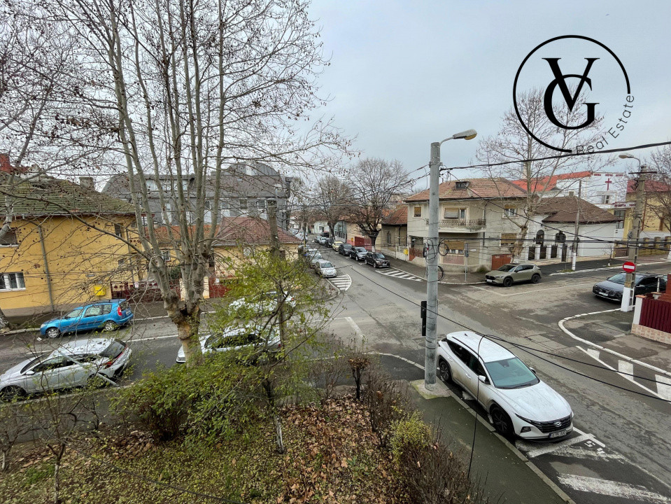 Apartament 2 camere + centrala si boxa la subsol - Central Constanta