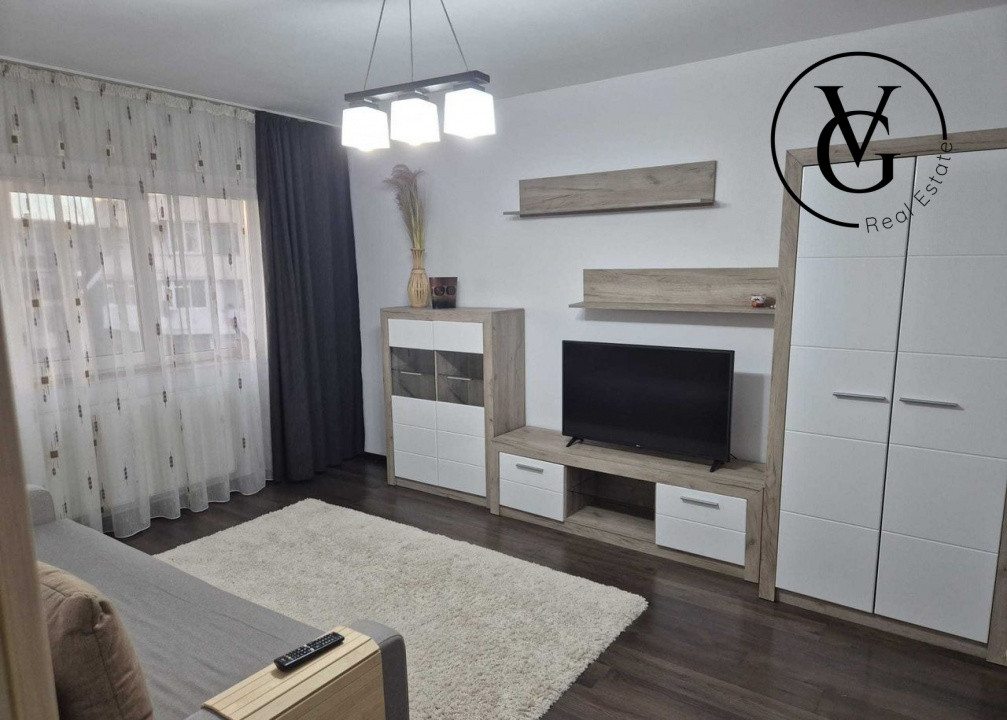 Apartament cu 3 camere, recent renovat, zona Dacia