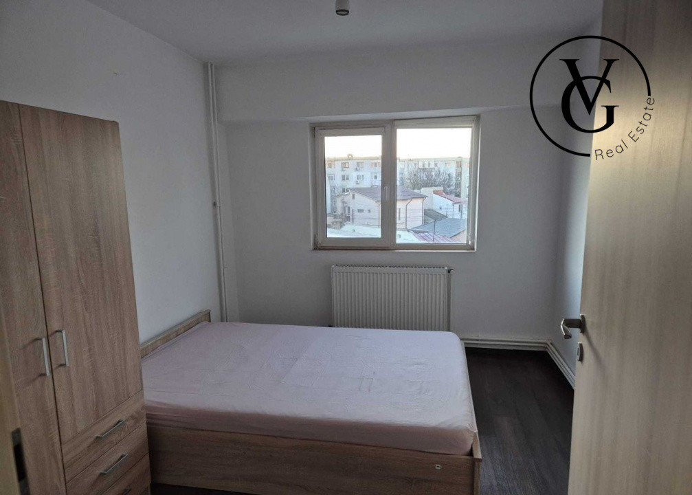 Apartament cu 3 camere, recent renovat, zona Dacia