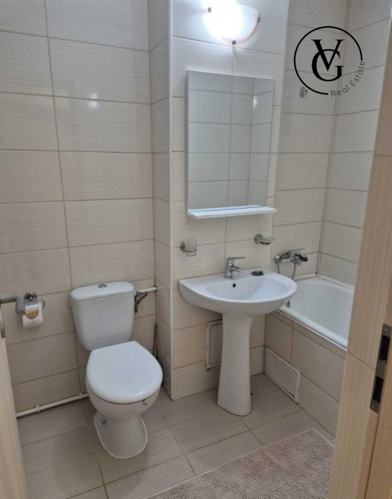 Apartament cu 3 camere, recent renovat, zona Dacia