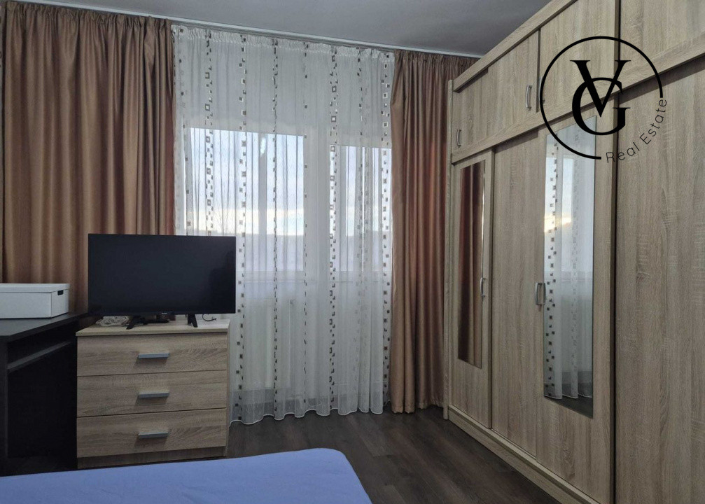 Apartament cu 3 camere, recent renovat, zona Dacia