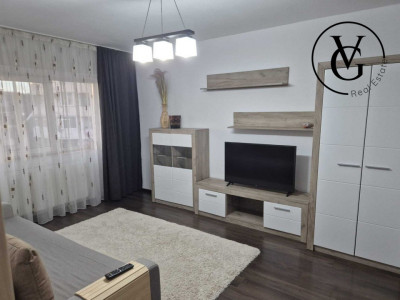 Apartament cu 3 camere, recent renovat, zona Dacia