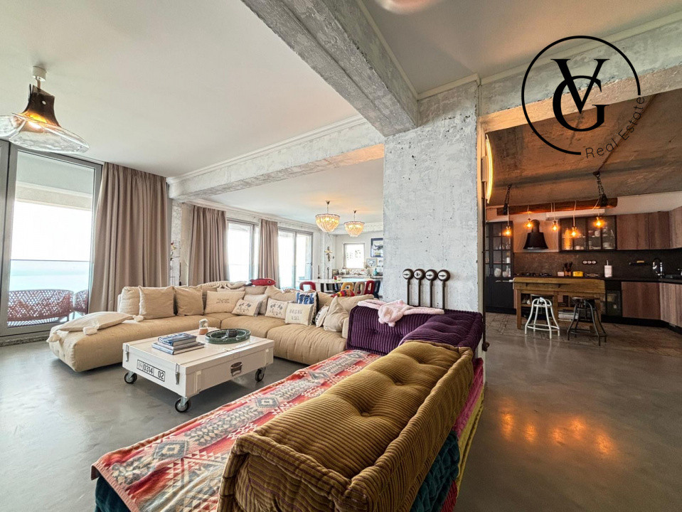 Apartament generos 3 camere- frontal mare - prima linie-parcare 