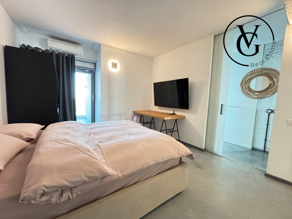 Apartament generos 3 camere- frontal mare - prima linie-parcare 